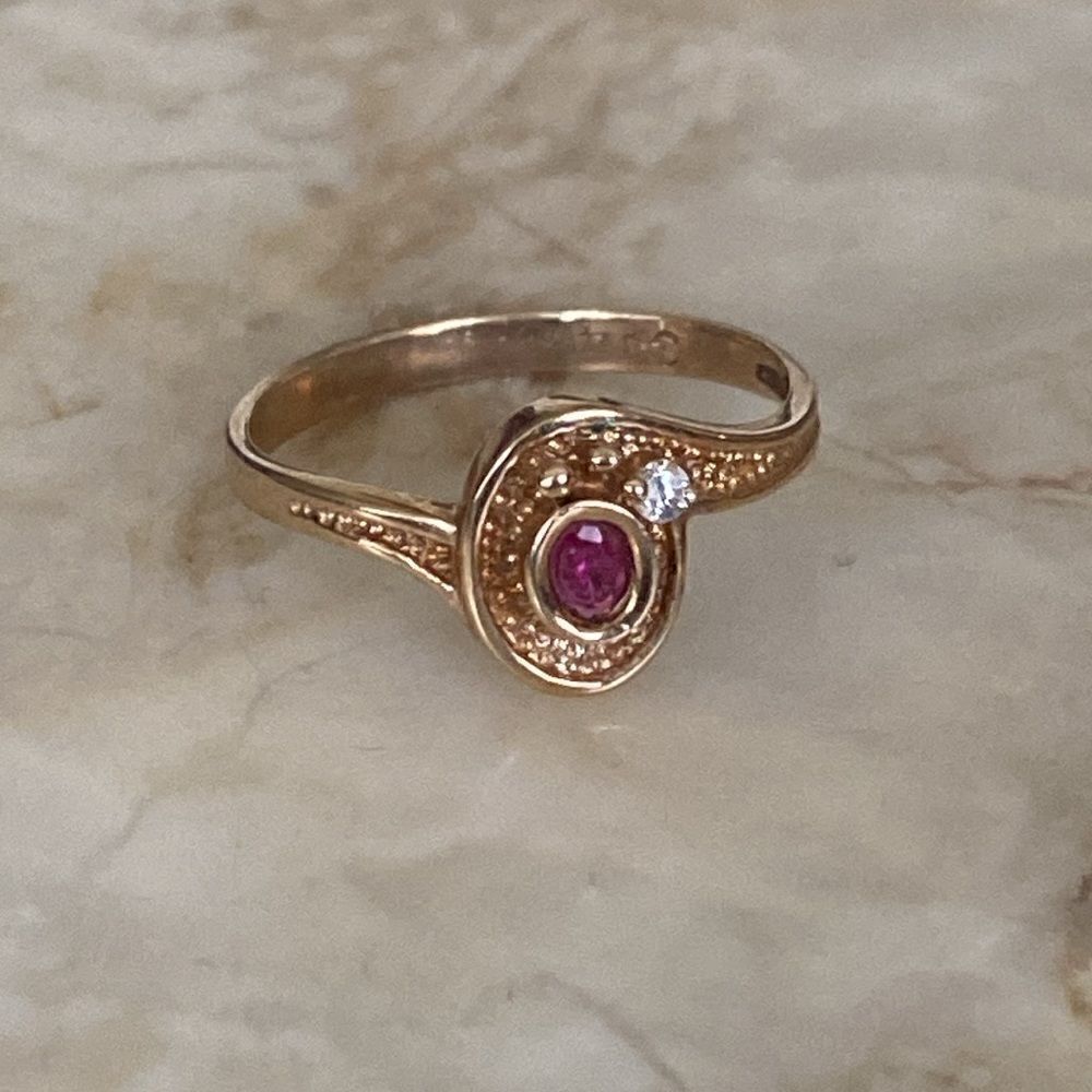 10K Yellow Gold European Made Genuine Ruby & Diamond Ring - Picture 7 of 12